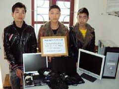 Con nghiện lang thang, xộc vào trường học trộm cắp