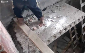 Anh chàng thợ xây xui xẻo nhất quả đất