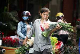Hoa tươi tăng giá vẫn đắt hàng