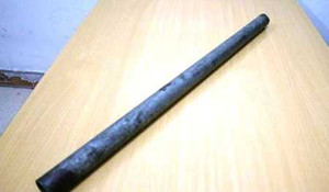 Nửa đêm lên cơn động kinh, bố cầm gậy đánh con trai tử vong