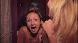 'Bóng ma' kinh dị trong buồng chụp ảnh