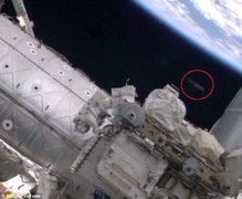 NASA công bố clip phát hiện vật thể bay ngoài vũ trụ