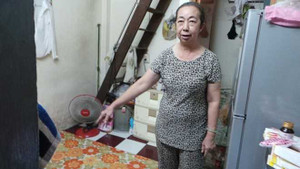 Kỳ quặc kẻ đột nhập nhà dân rồi... mở tivi nằm xem