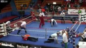 Clip: Võ sĩ hạ 'knock-out' trọng tài ngay trên sàn đấu