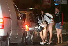 Chứa mại dâm ít thì bị giam, nhiều lại được treo