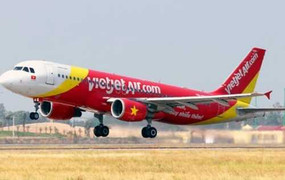 Máy bay hạ cánh nhầm đường băng, Vietjet đình chỉ tổ bay