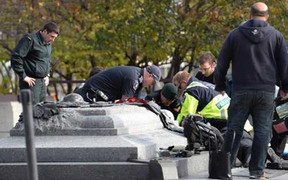 Kẻ xả súng ở Canada đang chờ cấp hộ chiếu tới Syria