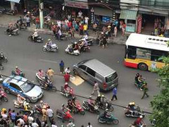 Xe chở tiền ngân hàng đi ngược chiều tông chết người