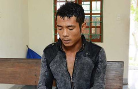 Vợ đi làm xa, chồng ở nhà giở trò đồi bại với gái làng