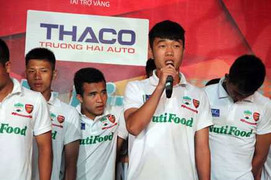 Trung vệ đốt lưới U19 HAGL Arsenal JMG bùng nổ trên sân khấu