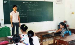 Vì sao gần 600 học sinh bị cấm đến trường 2 tháng?