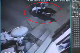Clip: Tên trộm 'bó tay' trước SH vì gặp phải khóa 'xịn'