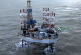 Video: Giá dầu giảm kỷ lục, nước Nga điêu đứng