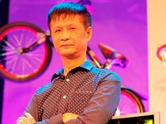 Đạo diễn Lê Hoàng tự tin đẹp trai như mỹ nam Hàn Quốc