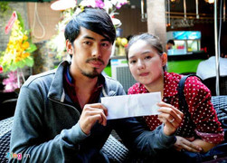 Vợ Duy Nhân: 'Nhiều lúc chồng tự ái, đuổi về nhà bố mẹ'