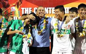 Thầy Giôm: Tôi tự hào về U19 HAGL Arsenal JMG