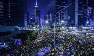 Hong Kong: Người biểu tình vẫn bám trụ sau 1 tháng