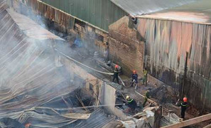 Cháy lớn ở Hà Nội: Nhiều công nhân vừa chạy vừa la hét