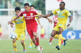 B.Bình Dương vs Phnom Penh Crown: Chờ Công Vinh ra mắt