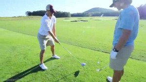 Những cú đánh golf đỉnh cao khó tin