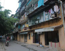 Vì sao nhà tập thể cũ nát giá ngang chung cư cao cấp?