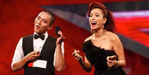 Thúy Hạnh hốt hoảng khi bị thí sinh Vietnam's Got Talent đập điện thoại