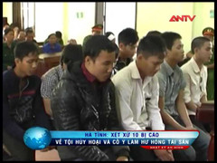 Hà Tĩnh: Xét xử 10 bị cáo đập phá, đốt xe của công an