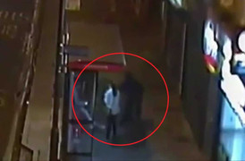 Thót tim xe khách chạy với tốc độ 'trường đua' trên cầu