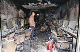 Rủ nhau mua xăng phóng hỏa quán Internet