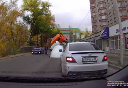 Video: Cận cảnh sụt hố 'tử thần' của xe trộn bê-tông