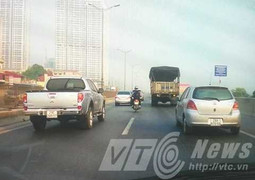CSGT Hà Nội ráo riết xử lý vi phạm ở đường trên cao