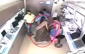 Clip: Thiếu nữ vào cửa hàng trộm laptop giấu trong váy