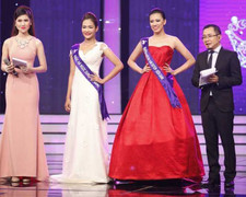 MC 'Hoa khôi áo dài' ngừng dẫn sau khi bị chê 'thảm họa'