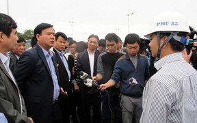 Bộ trưởng Thăng: 'Ghế của ông lung lay rồi đấy'