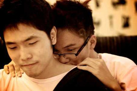 Bị lật mặt, đâm chết bạn tình đồng tính