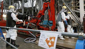 Rơi kết cấu thép ở nhà máy hạt nhân Nhật Bản, 3 người thương vong
