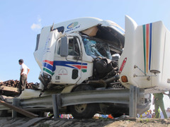 Ô tô tự gây tai nạn, 3 người thương vong