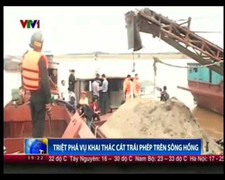 Video: Gần 200 cảnh sát vây bắt 'cát tặc' lộng hành trên sông Hồng