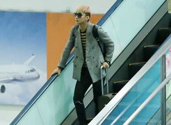 Sơn Tùng M-TP xuất hiện sau scandal cấm diễn