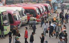 Xăng giảm 'ầm ầm', cước vận tải vẫn 'đứng im'