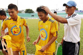 SLNA tìm được người thay thế HLV Hữu Thắng