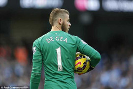 Man Utd rách nát, De Gea 'mừng' ra mặt