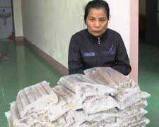 Bắt quả tang 'nữ quái' vận chuyển 130 kg thuốc nổ