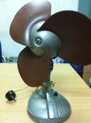 Quạt tai voi: Hàng xa xỉ một thời giờ biến đi đâu?