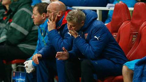 Wenger làm việc kiểu 'độc tài', Arsenal lục đục nội bộ