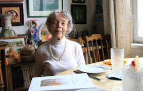 Món quà nặng tình cho người Việt bằng lương hưu còm cõi và trái tim bị tổn thương của bà giáo Nga nhân hậu