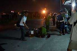 Cô gái bị nhóm cướp đạp ngã xe, chấn thương sọ não