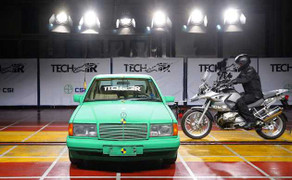 Áo vest túi khí an toàn giá 435 USD cho người đi mô tô