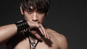 Bi Rain lộ ảnh riêng tư nhạy cảm từ điện thoại Kim Tae Hee?