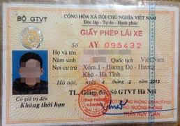 Sử dụng giấy phép lái xe bằng vật liệu giấy có bị phạt?